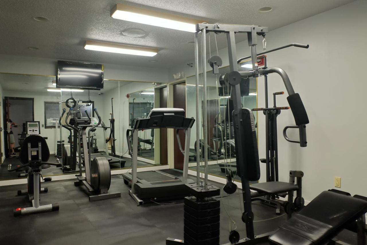 Quality Inn & Suites Woodstock Near Lake Geneva Экстерьер фото