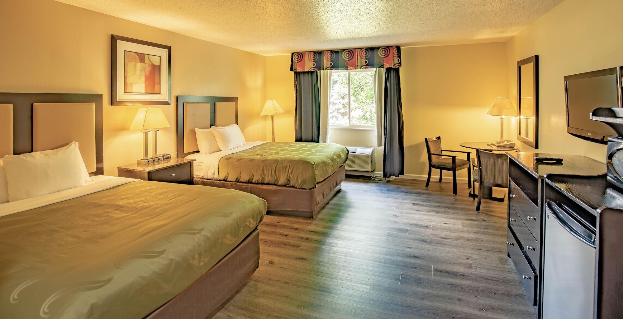 Quality Inn & Suites Woodstock Near Lake Geneva Экстерьер фото