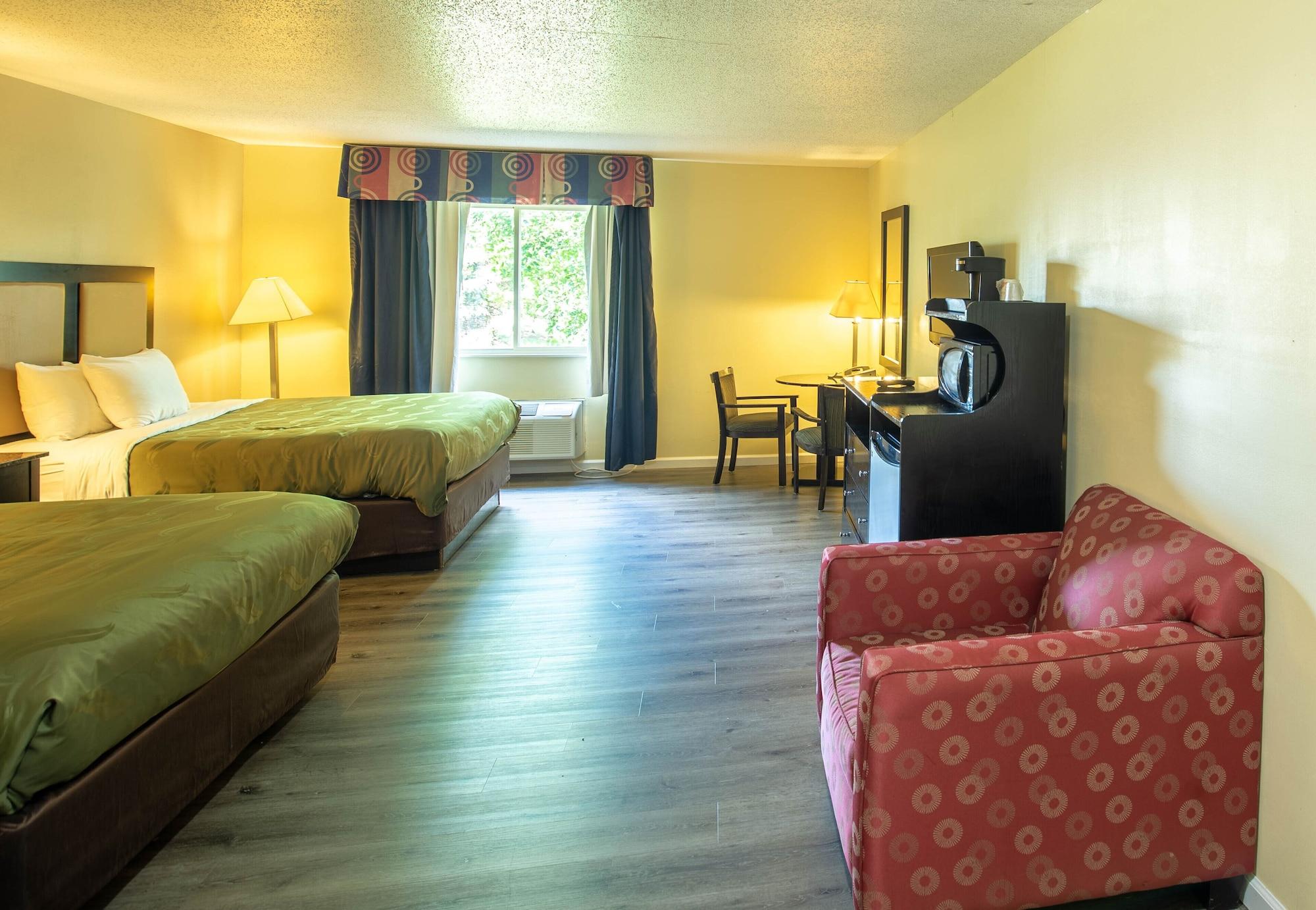 Quality Inn & Suites Woodstock Near Lake Geneva Экстерьер фото