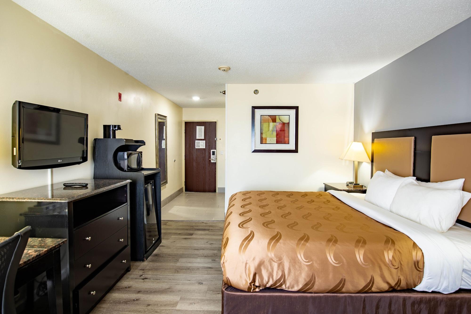 Quality Inn & Suites Woodstock Near Lake Geneva Экстерьер фото
