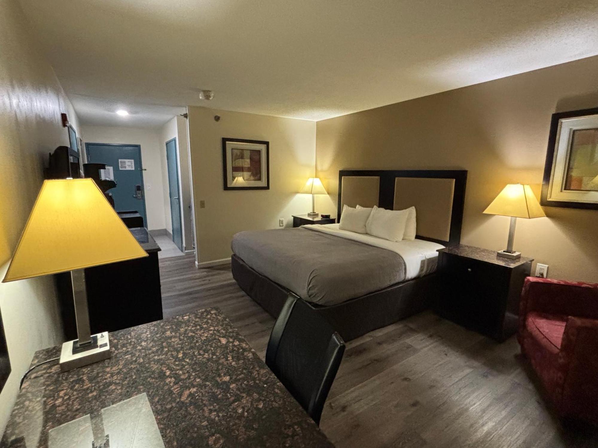 Quality Inn & Suites Woodstock Near Lake Geneva Экстерьер фото