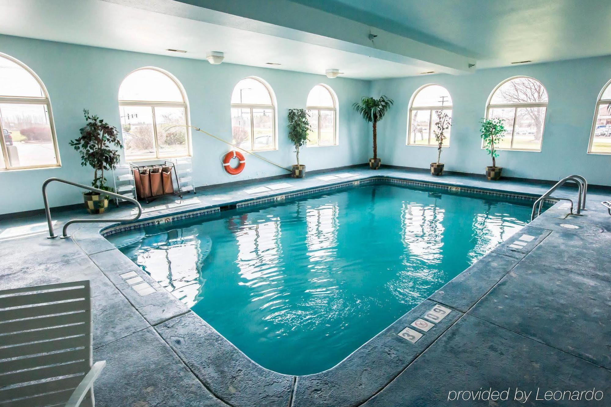 Quality Inn & Suites Woodstock Near Lake Geneva Экстерьер фото